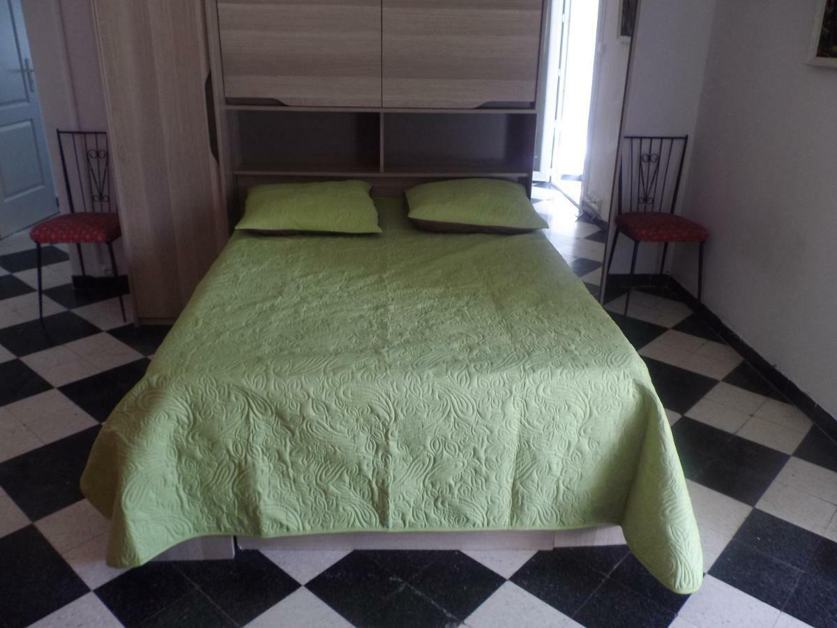 Auberge Des Garrigues نيم المظهر الخارجي الصورة